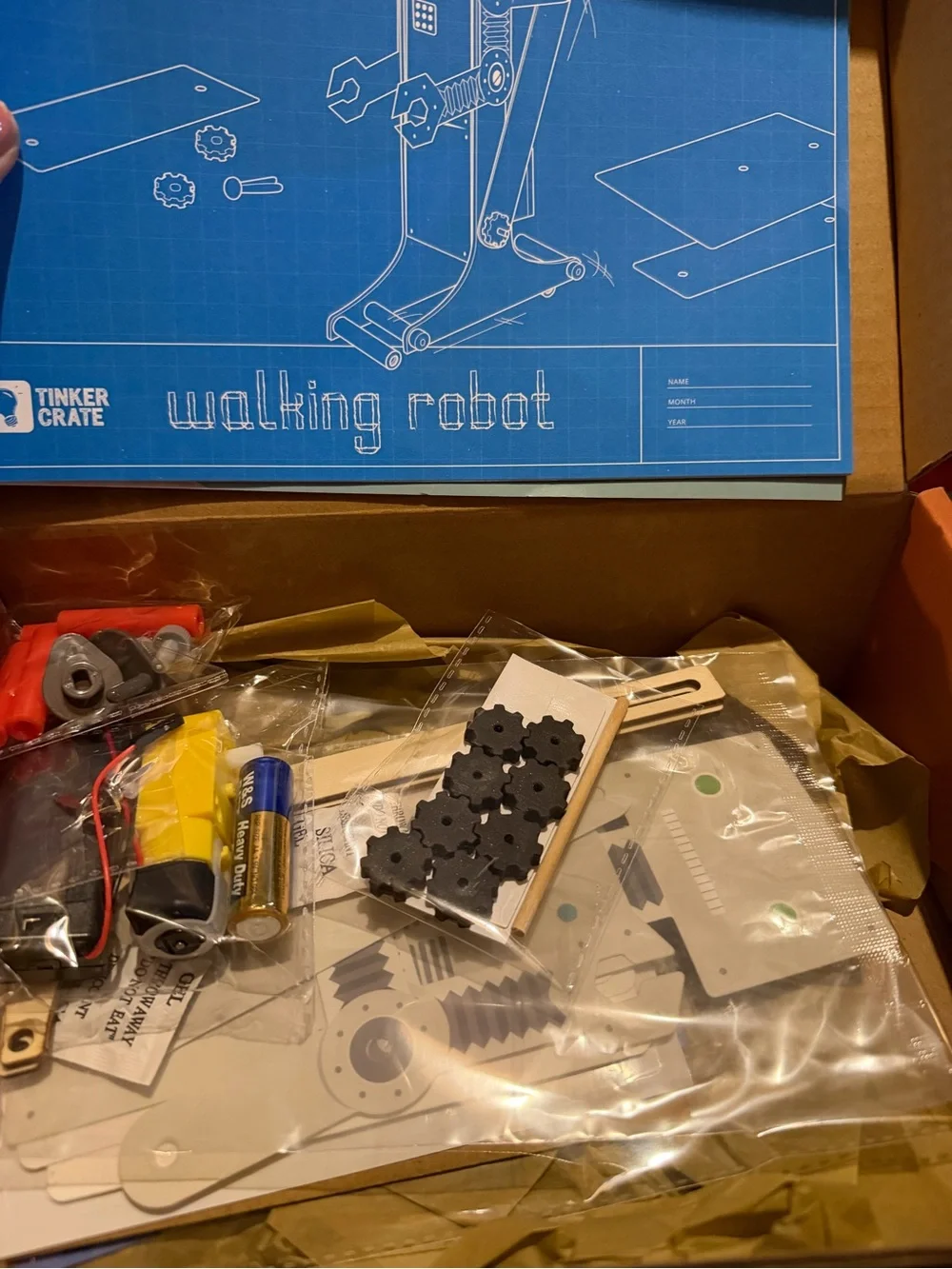 NEW KiwiCo Tinker Crate robot kit